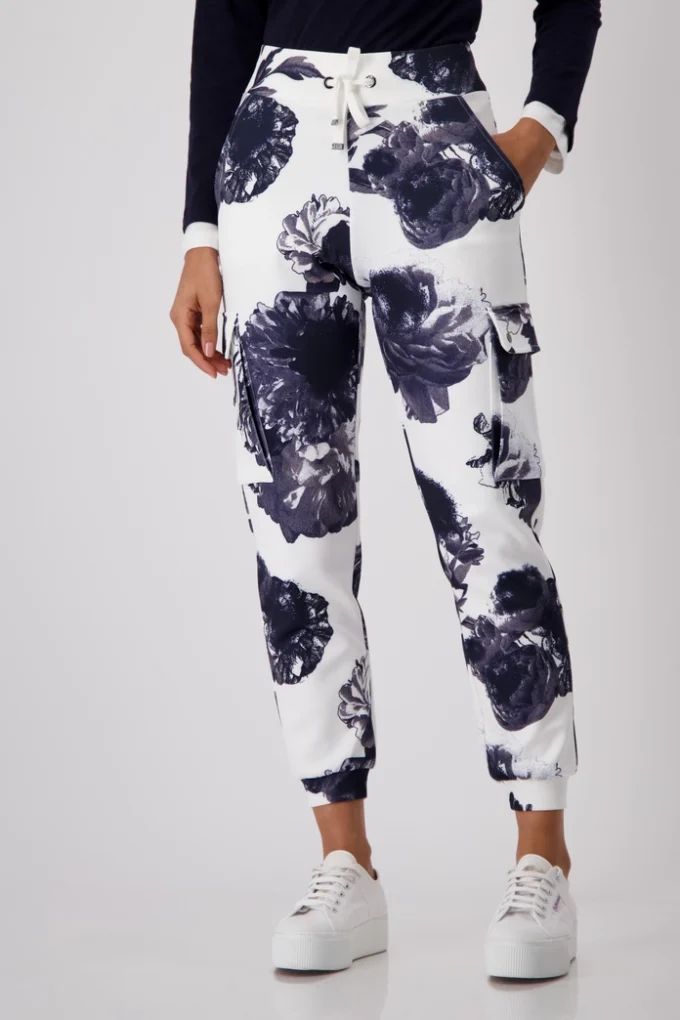 Monari-Jogging  with Floral Print- Deep Ocean/ white