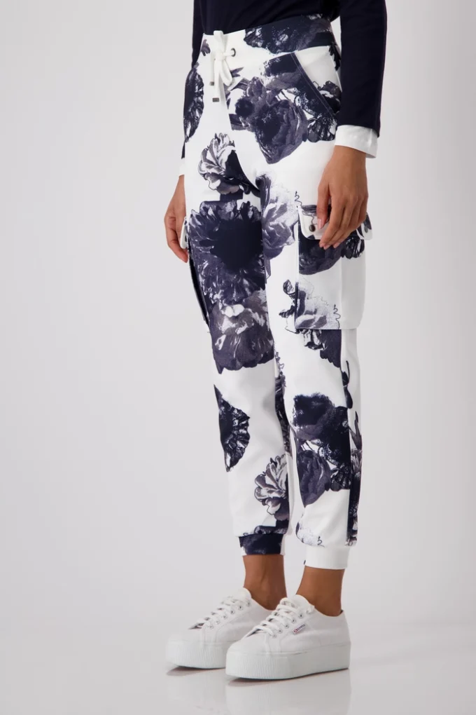 Monari-Jogging  with Floral Print- Deep Ocean/ white - Image 4