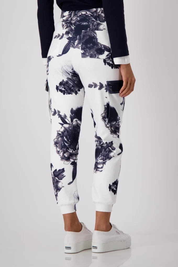 Monari-Jogging  with Floral Print- Deep Ocean/ white - Image 5