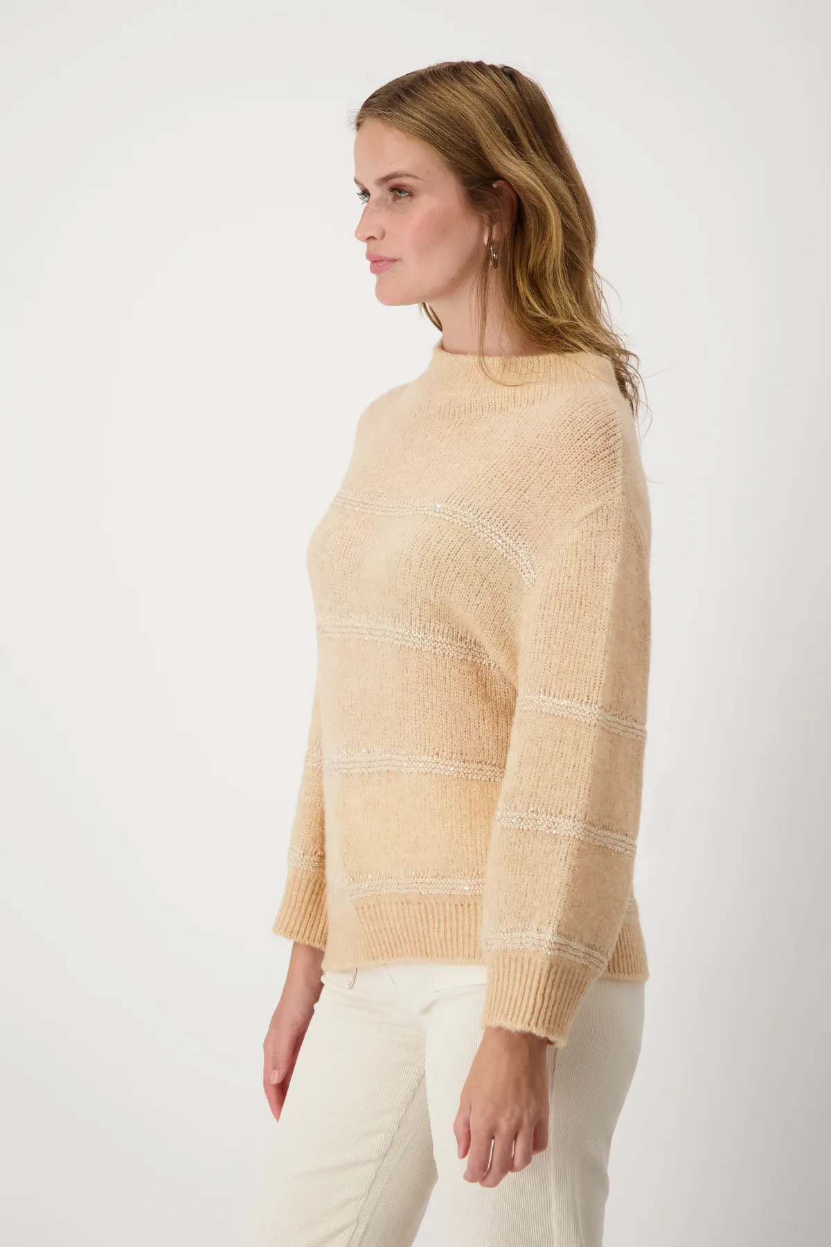 Monari- Stand- Up  Collar - Image 3
