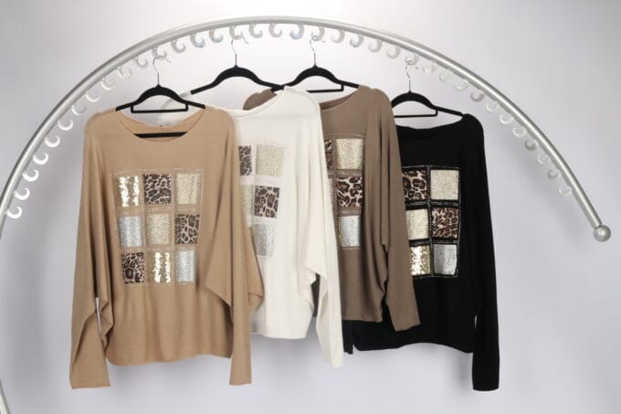 Made in Italy-  Very Soft Jumper with Print in 4 colors - Image 2