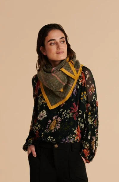 Pom Amsterdam-SHAWL-Blocked Khaki Green