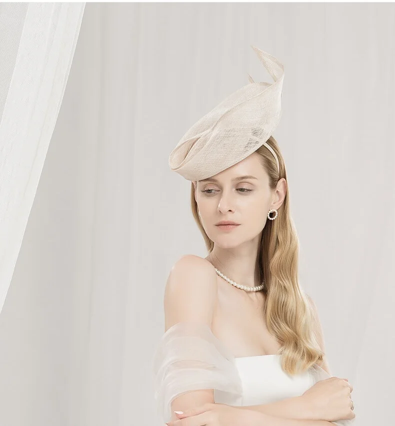 Fascinator- Hand Made Fascinator for Wedding and Racing - Image 4